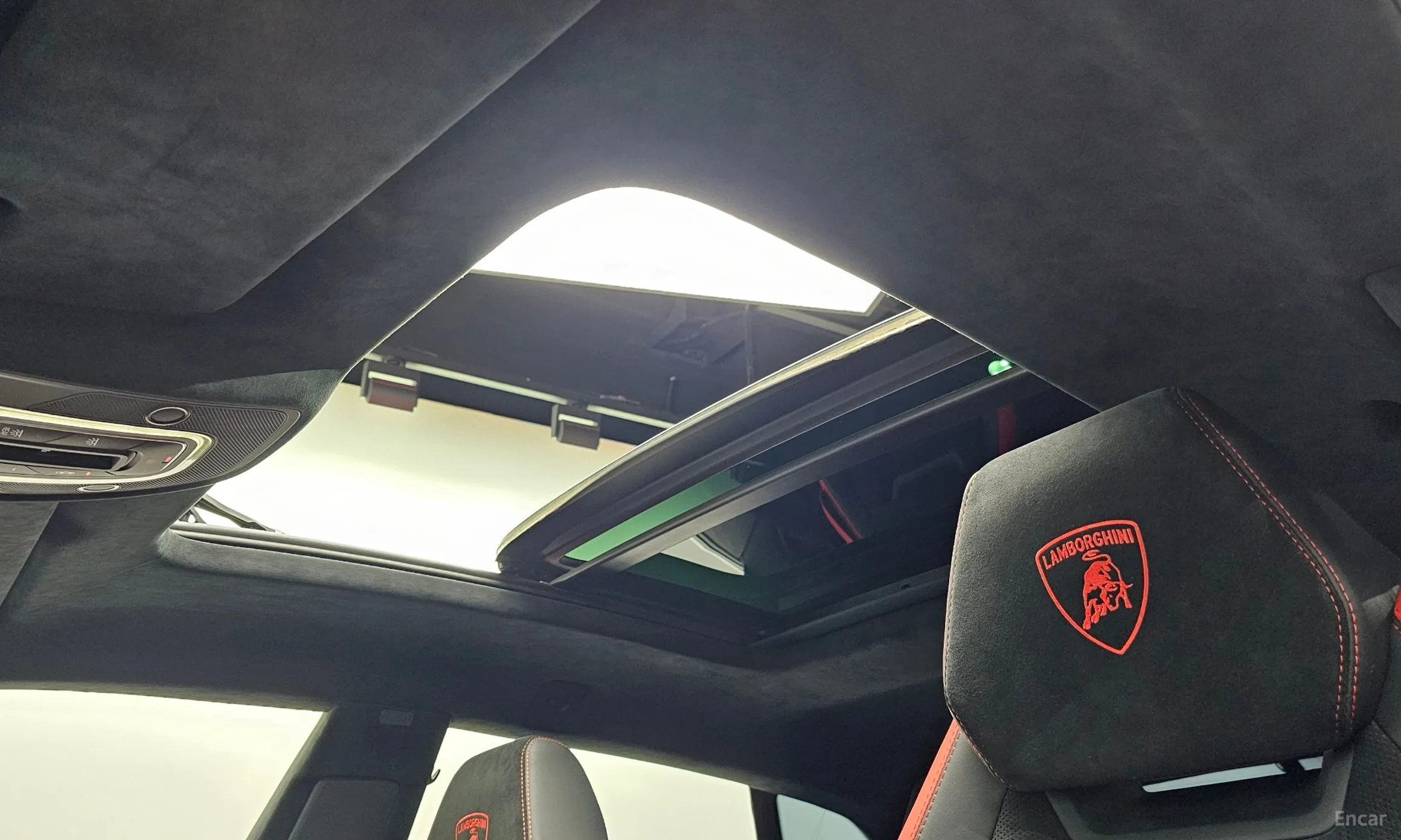 Lamborghini Urus превью 16