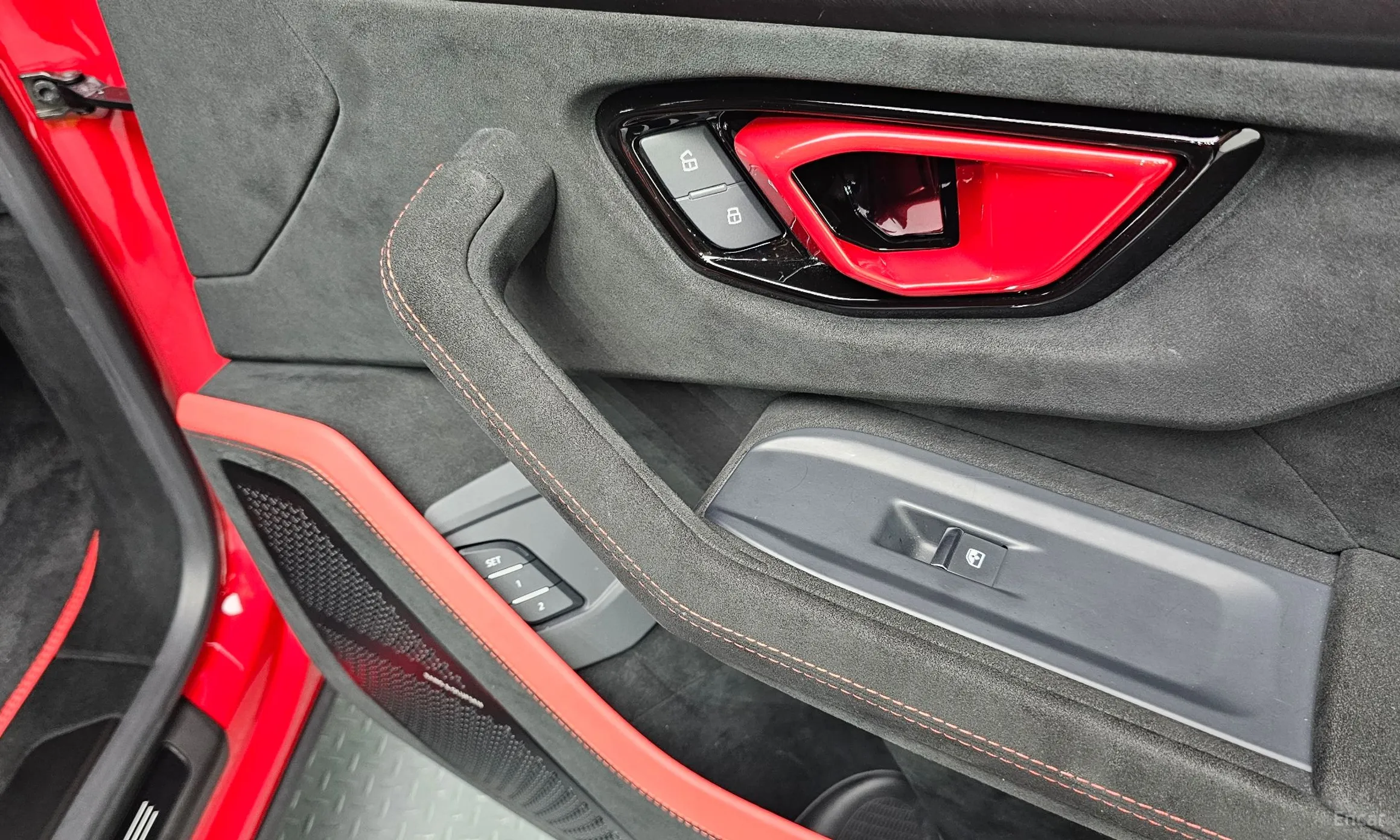 Lamborghini Urus превью 20