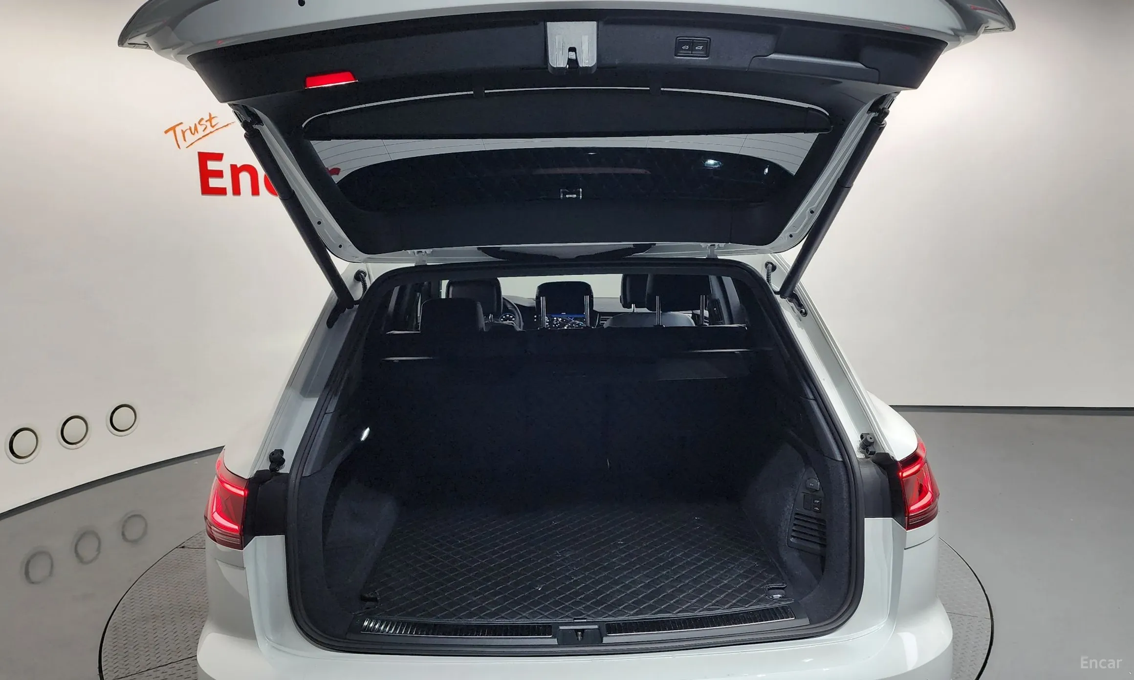 Volkswagen Touareg 3rd Generation превью 20