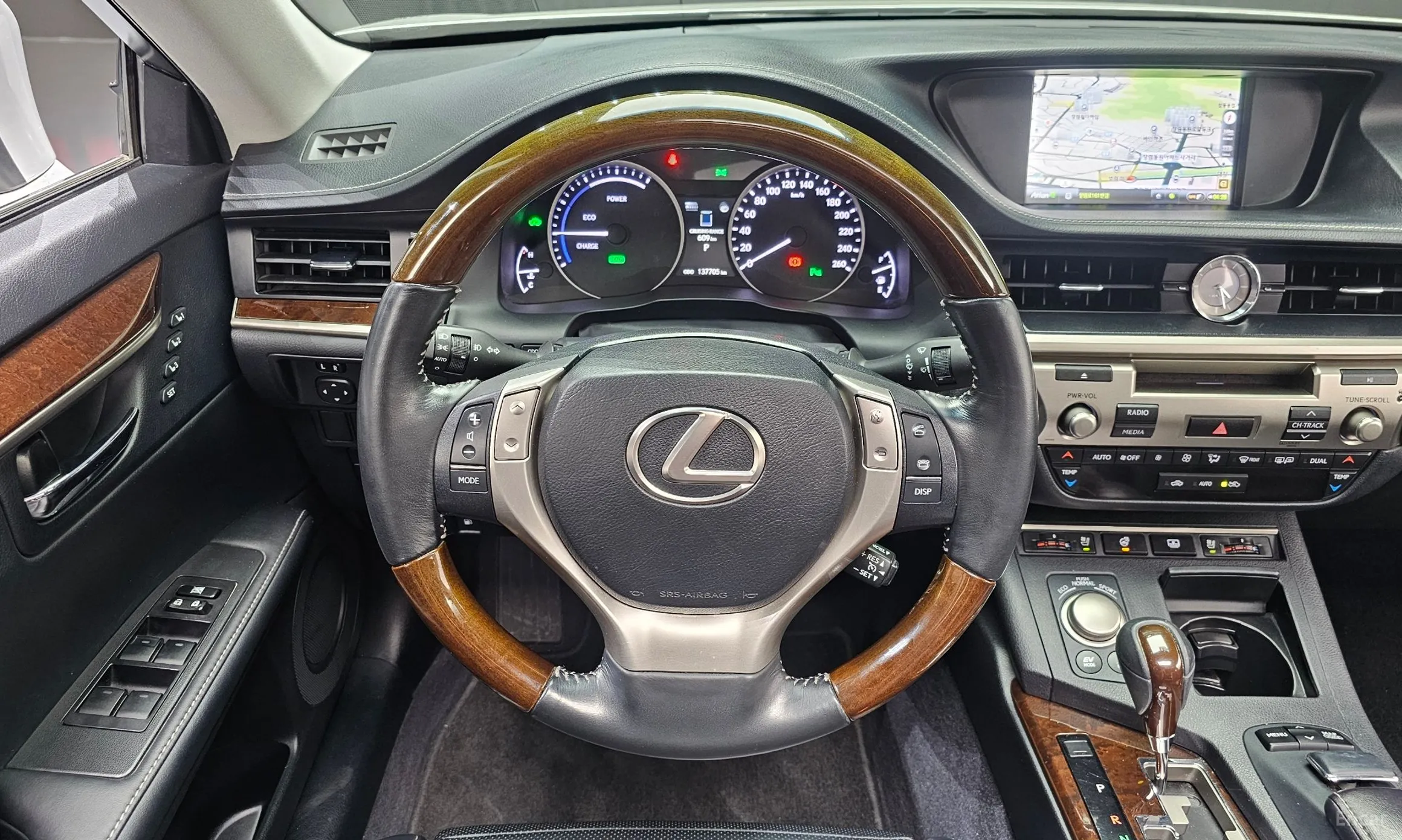 Lexus New ES300h превью 13