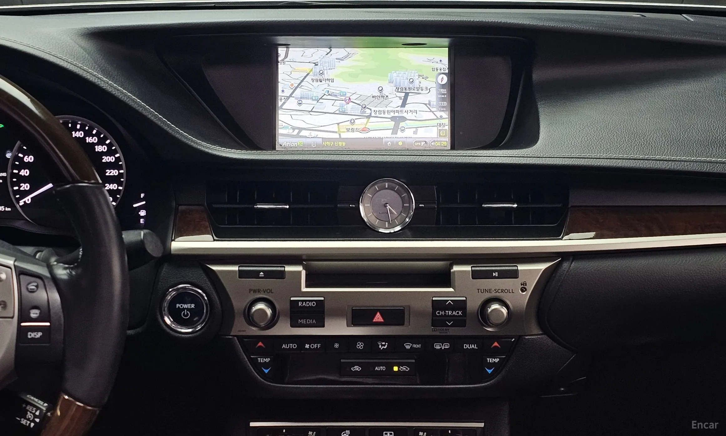 Lexus New ES300h превью 14