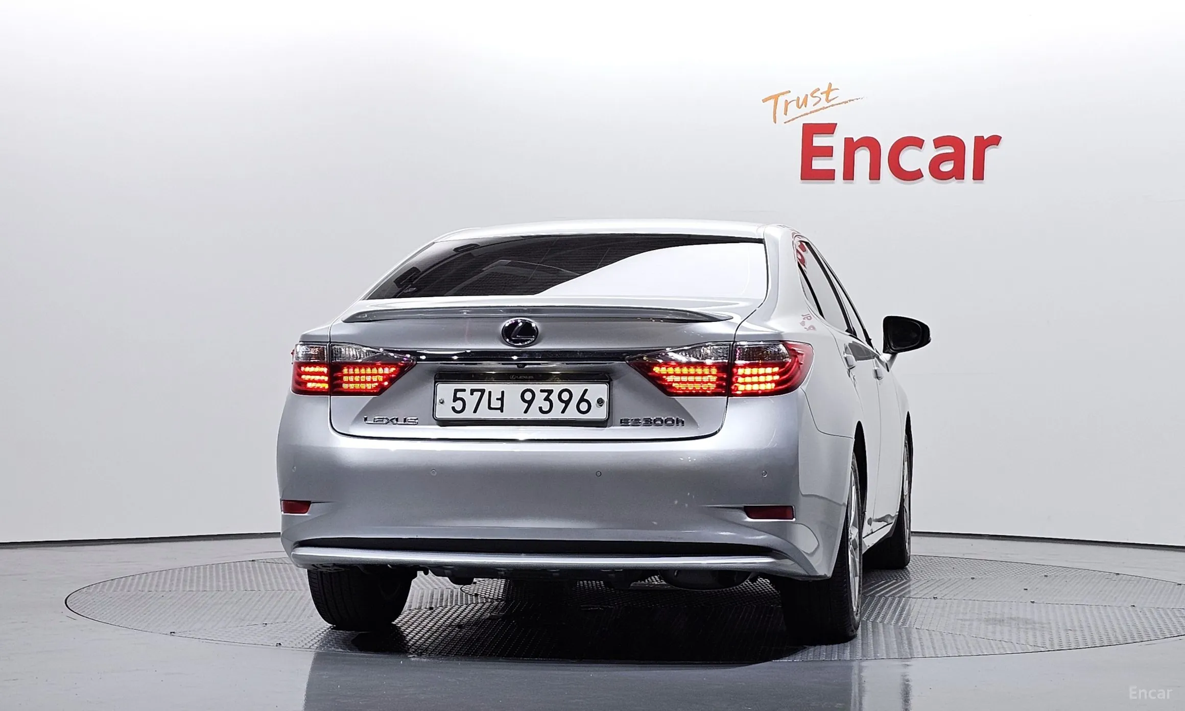 Lexus New ES300h превью 4