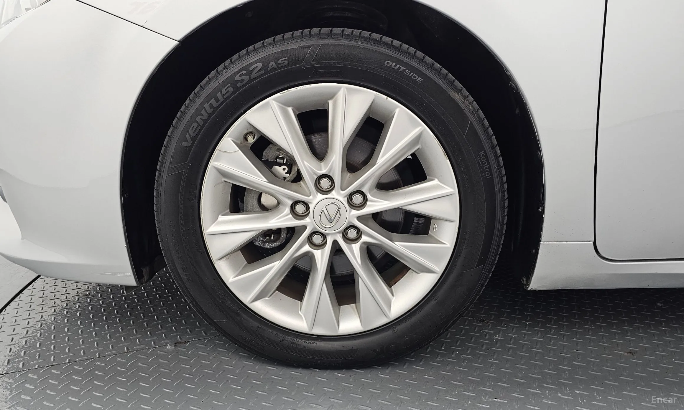 Lexus New ES300h превью 5