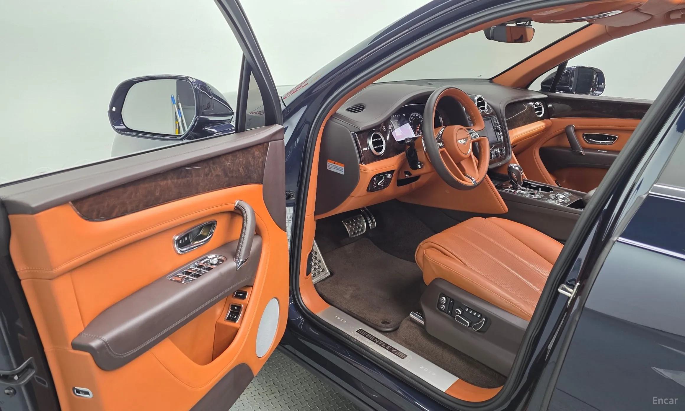 Bentley Bentayga превью 10