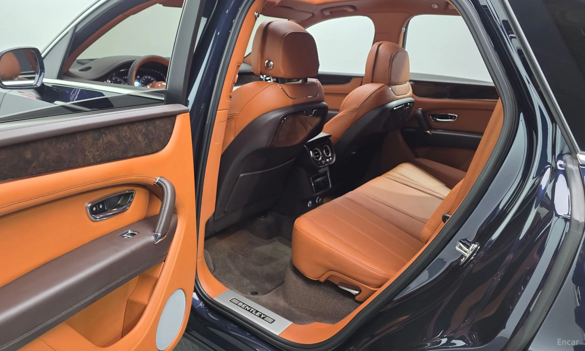 Bentley Bentayga превью 12