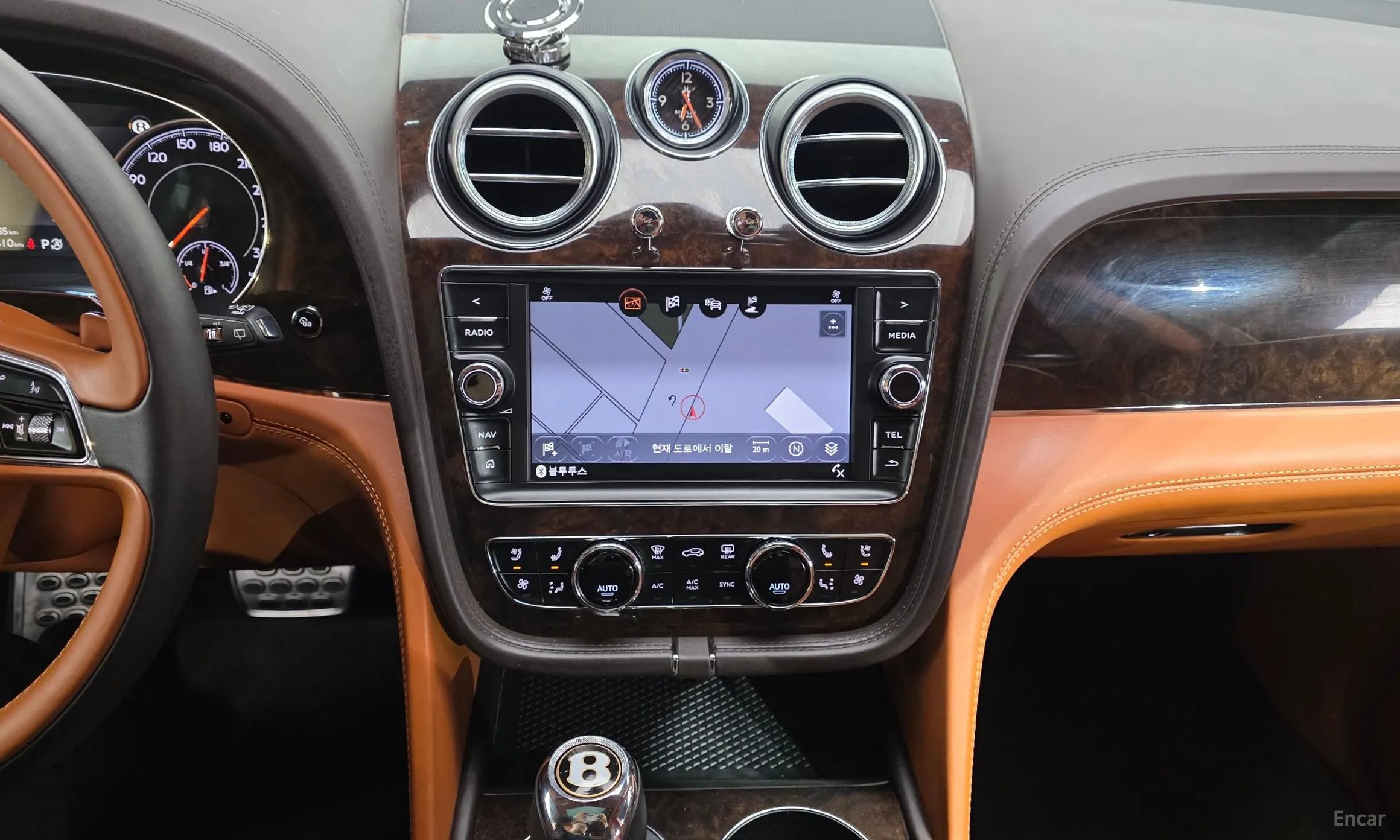 Bentley Bentayga превью 14