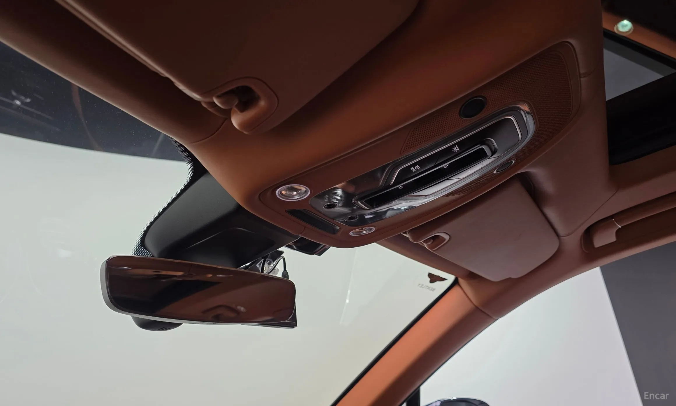 Bentley Bentayga превью 20