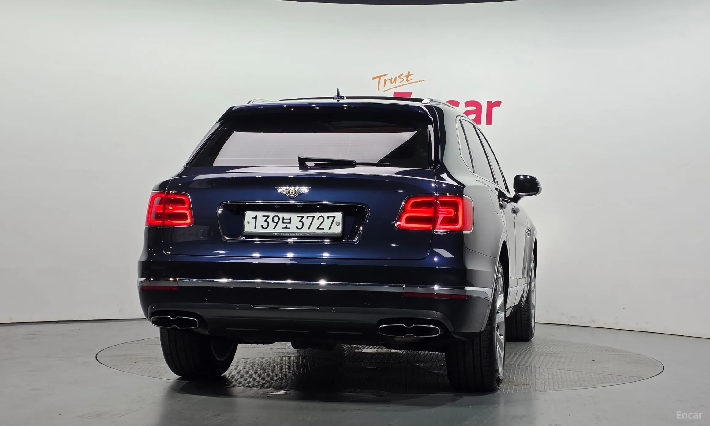 Bentley Bentayga превью 4