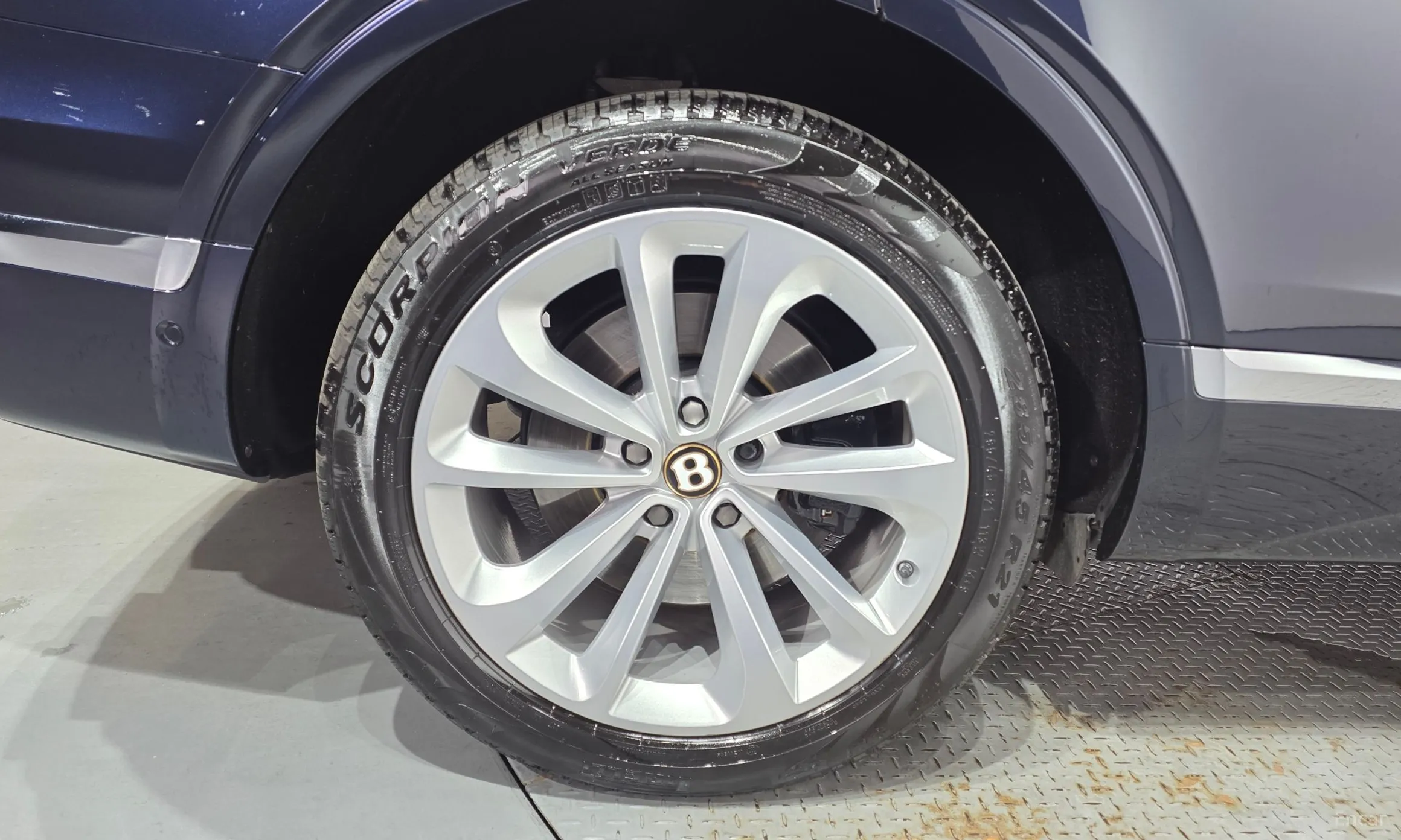 Bentley Bentayga превью 5
