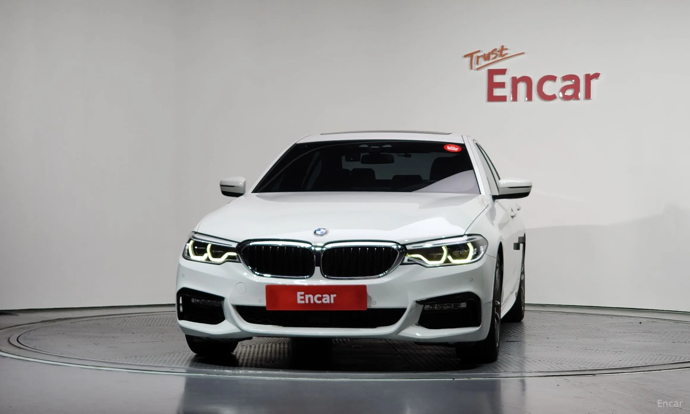 BMW 5 Series (G30) превью 3