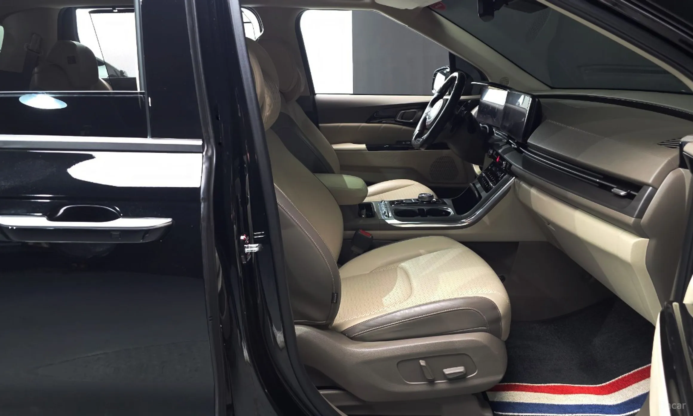 Kia Carnival Gen 4 превью 11