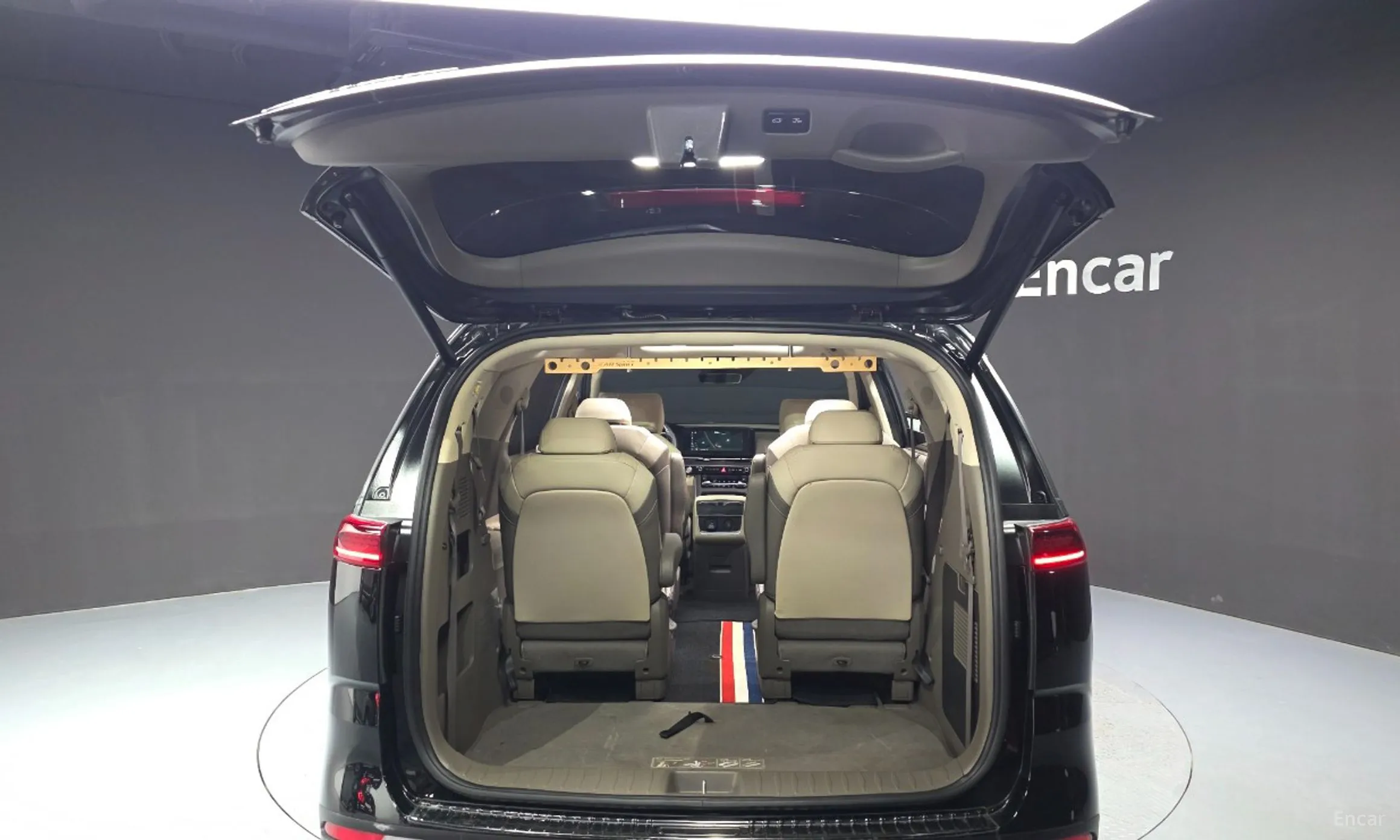 Kia Carnival Gen 4 превью 20