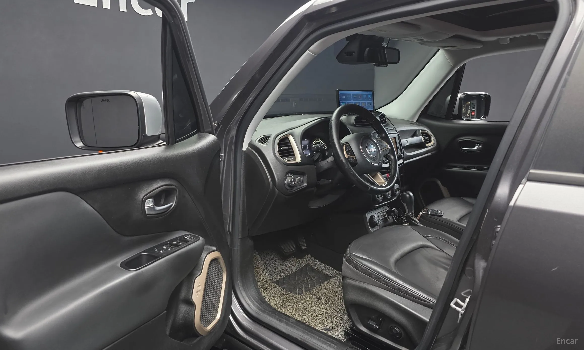 Jeep Renegade превью 10