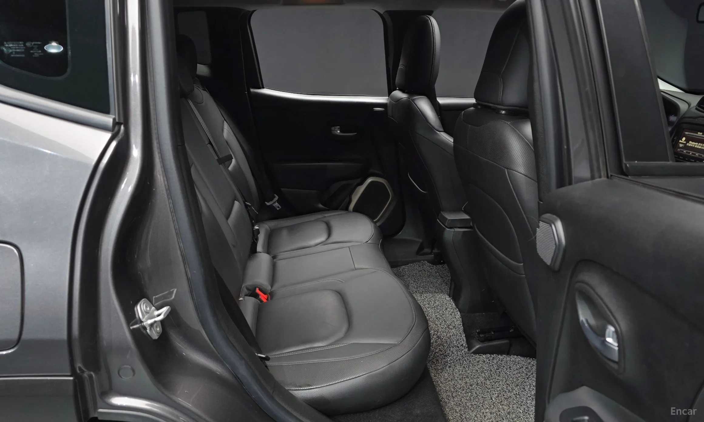 Jeep Renegade превью 11