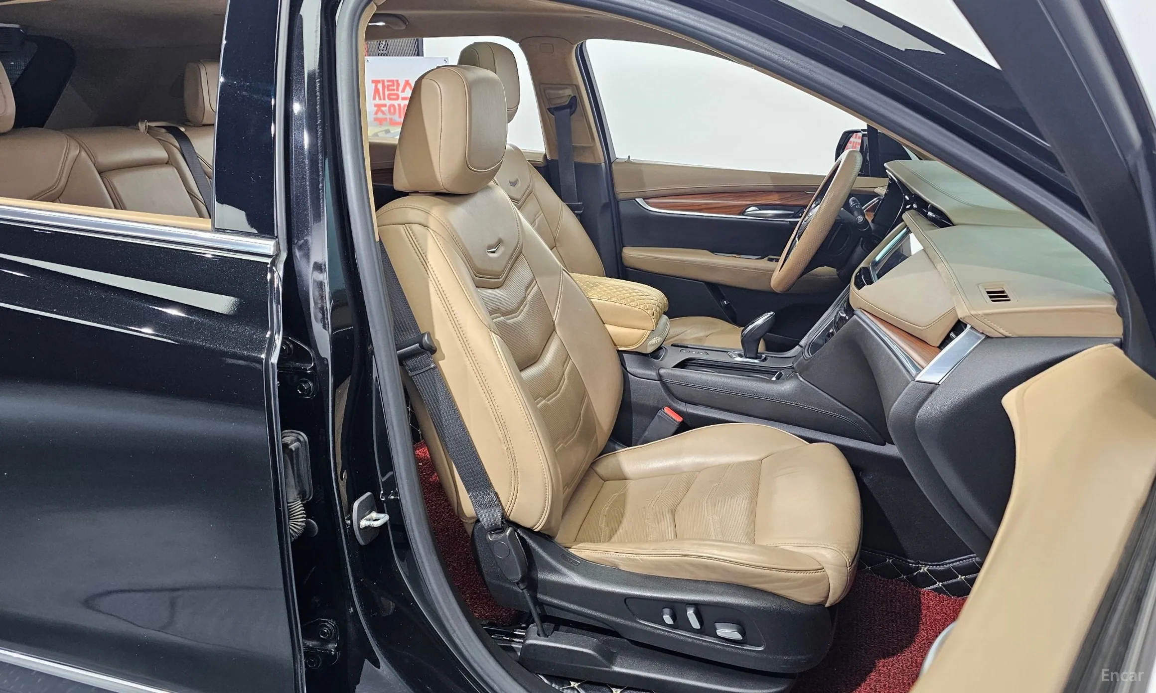 Cadillac XT5 превью 12