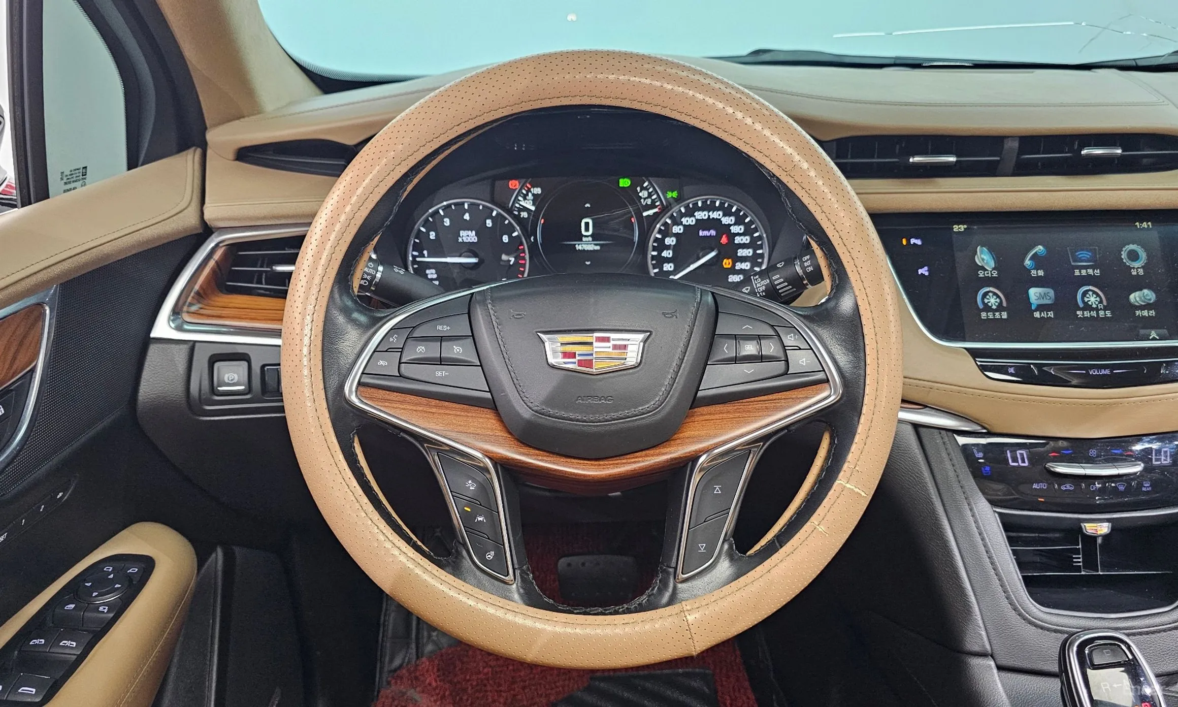 Cadillac XT5 превью 13