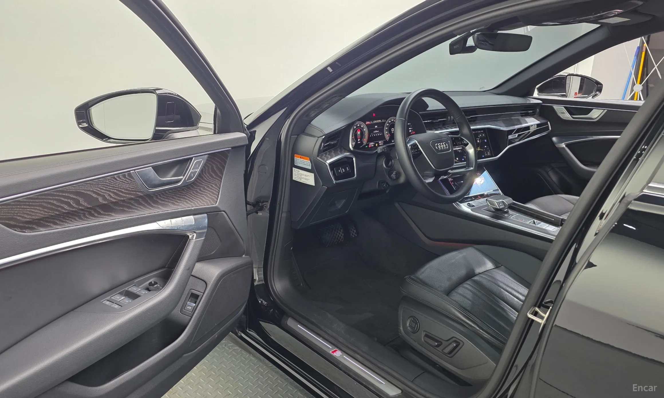Audi A6 (C8) превью 10