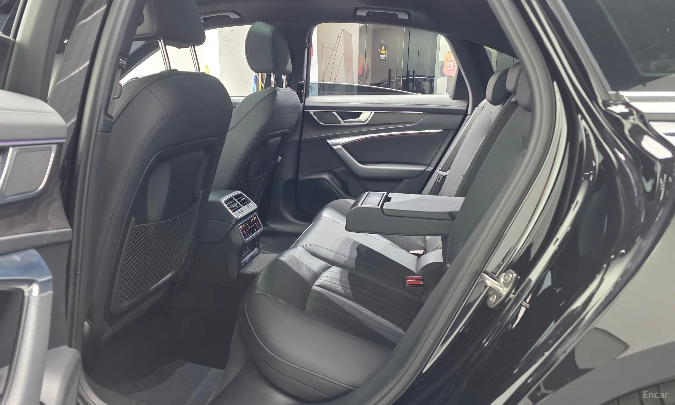 Audi A6 (C8) превью 12