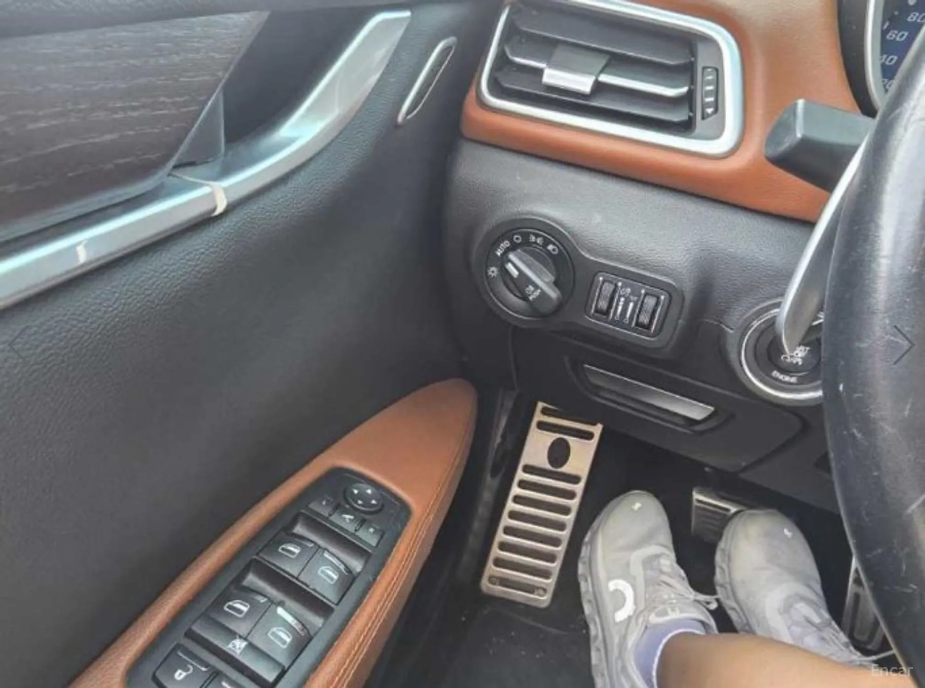 Maserati Ghibli превью 13