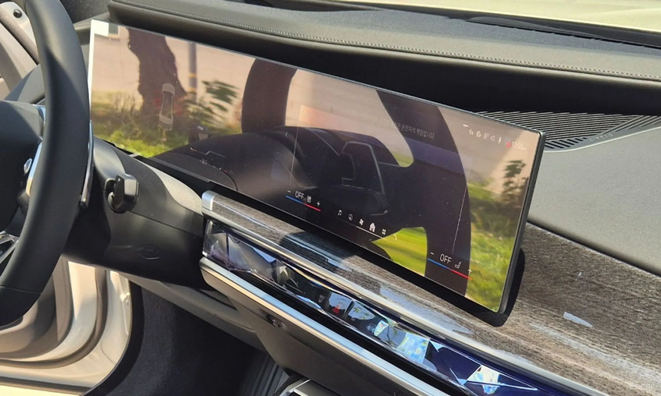 BMW 7 Series (G70) превью 11