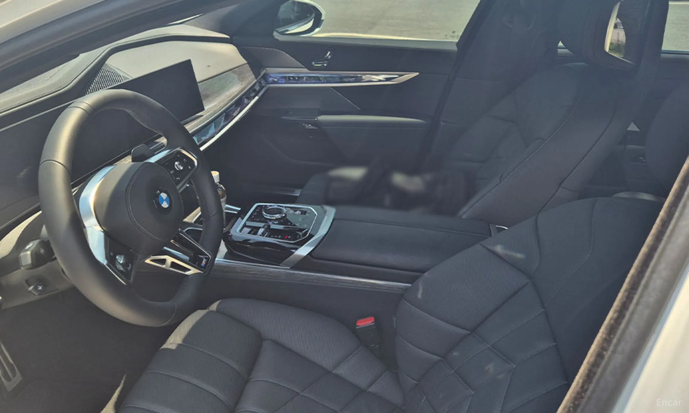 BMW 7 Series (G70) превью 13