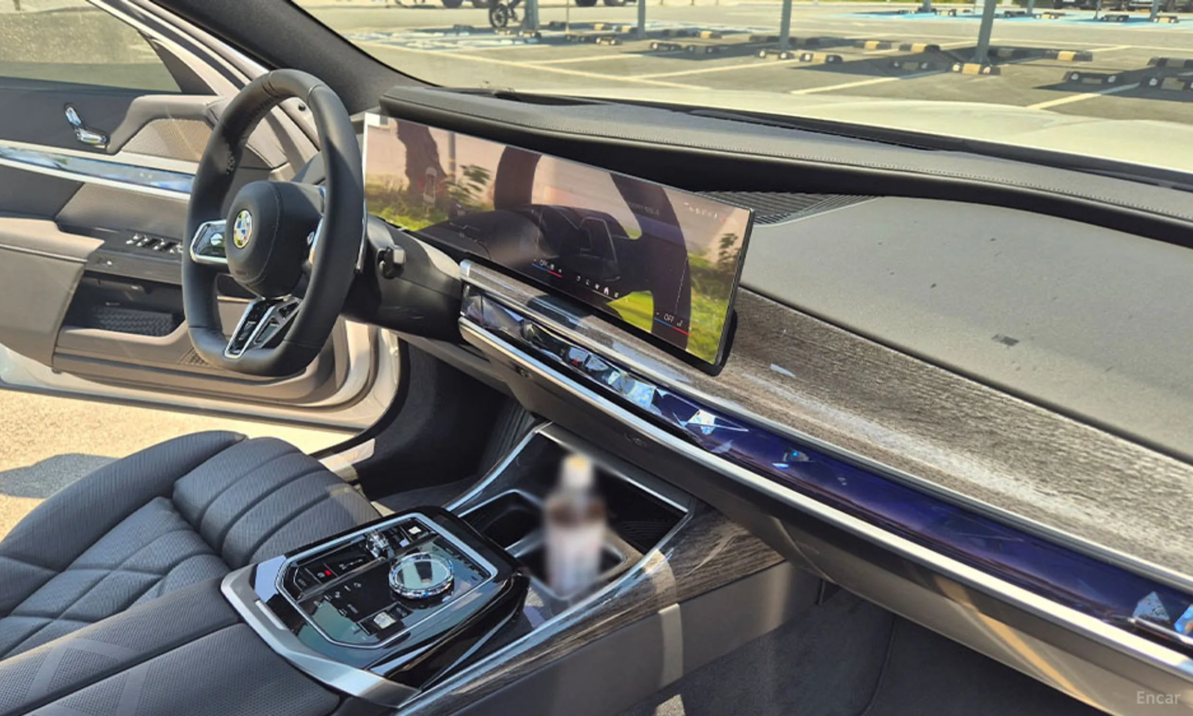 BMW 7 Series (G70) превью 14