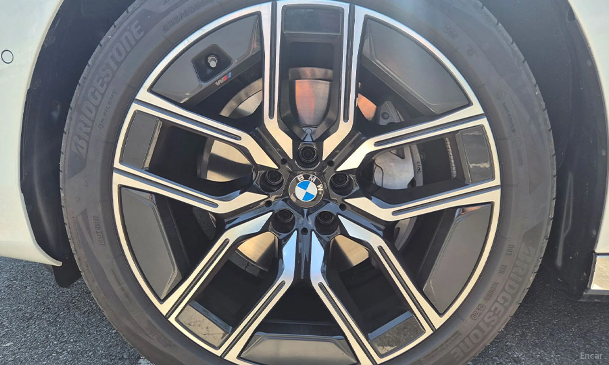 BMW 7 Series (G70) превью 19