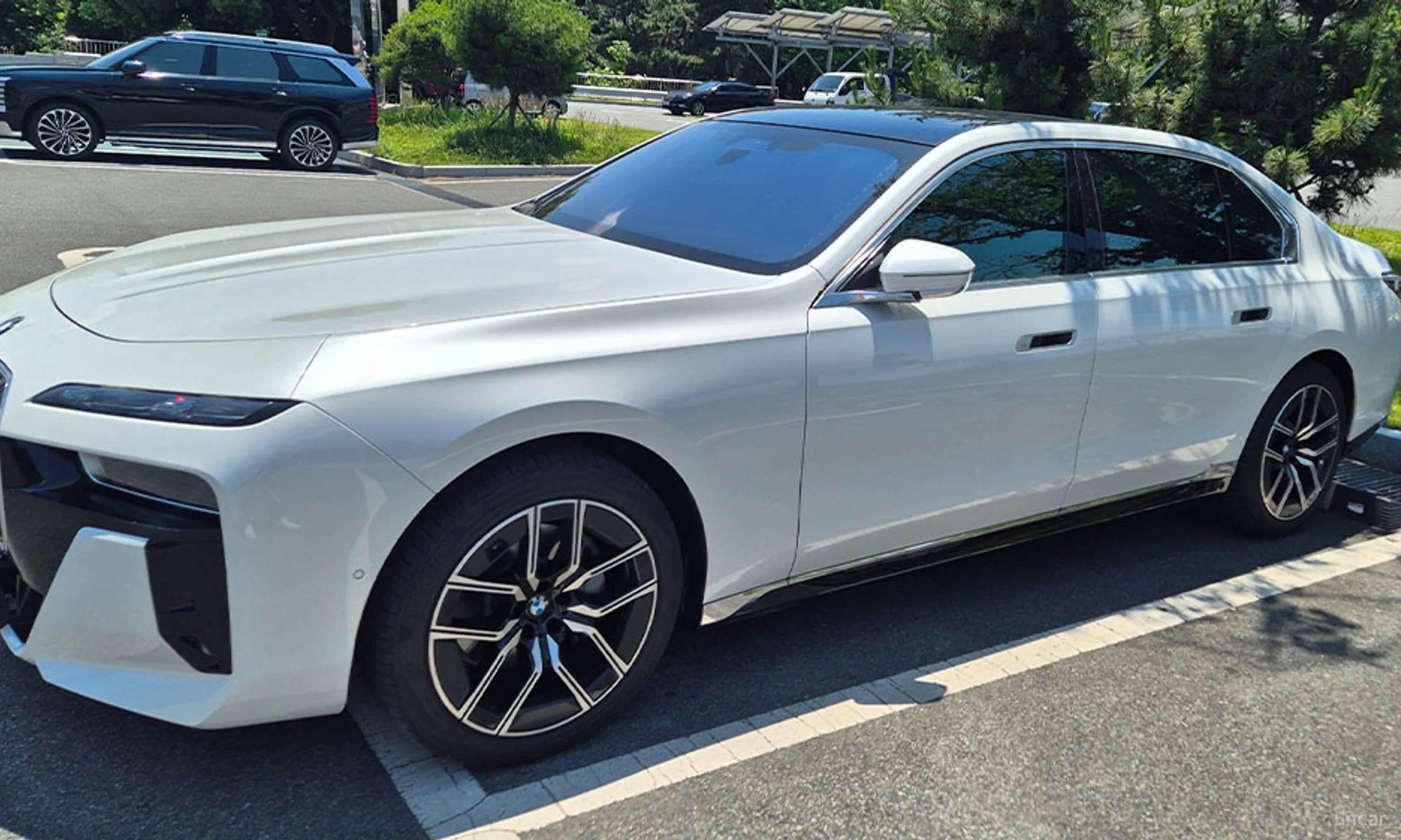 BMW 7 Series (G70) превью 3