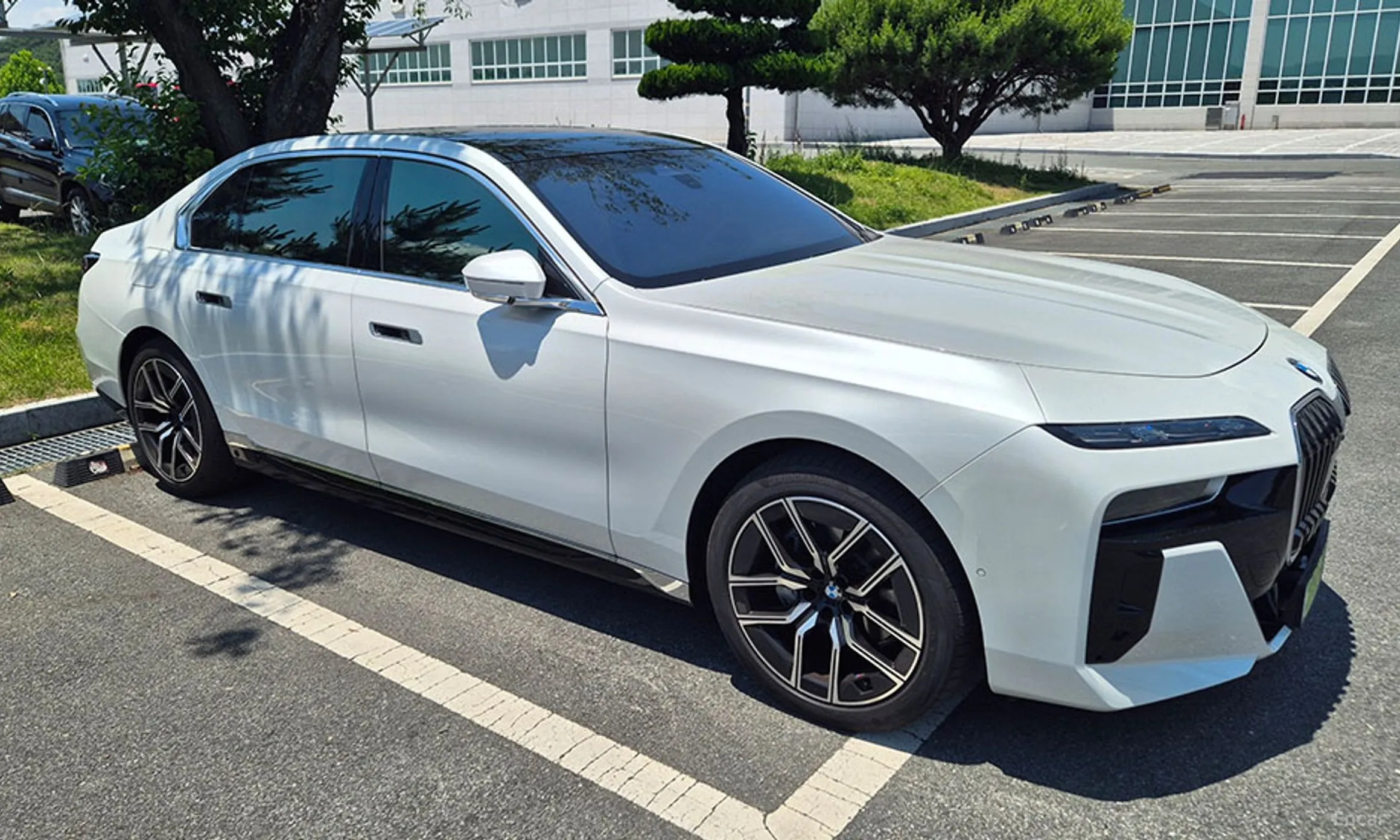 BMW 7 Series (G70) превью 5