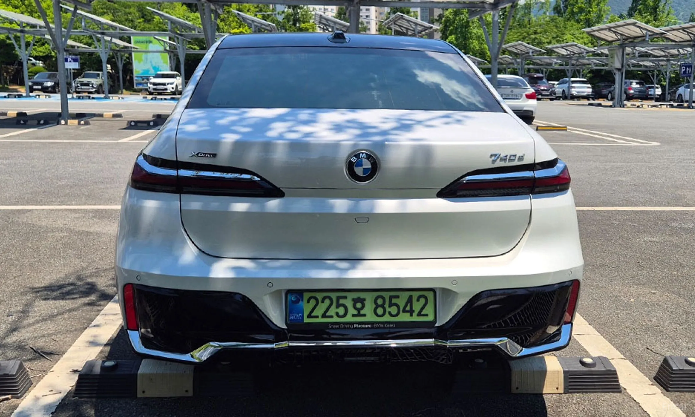 BMW 7 Series (G70) превью 9