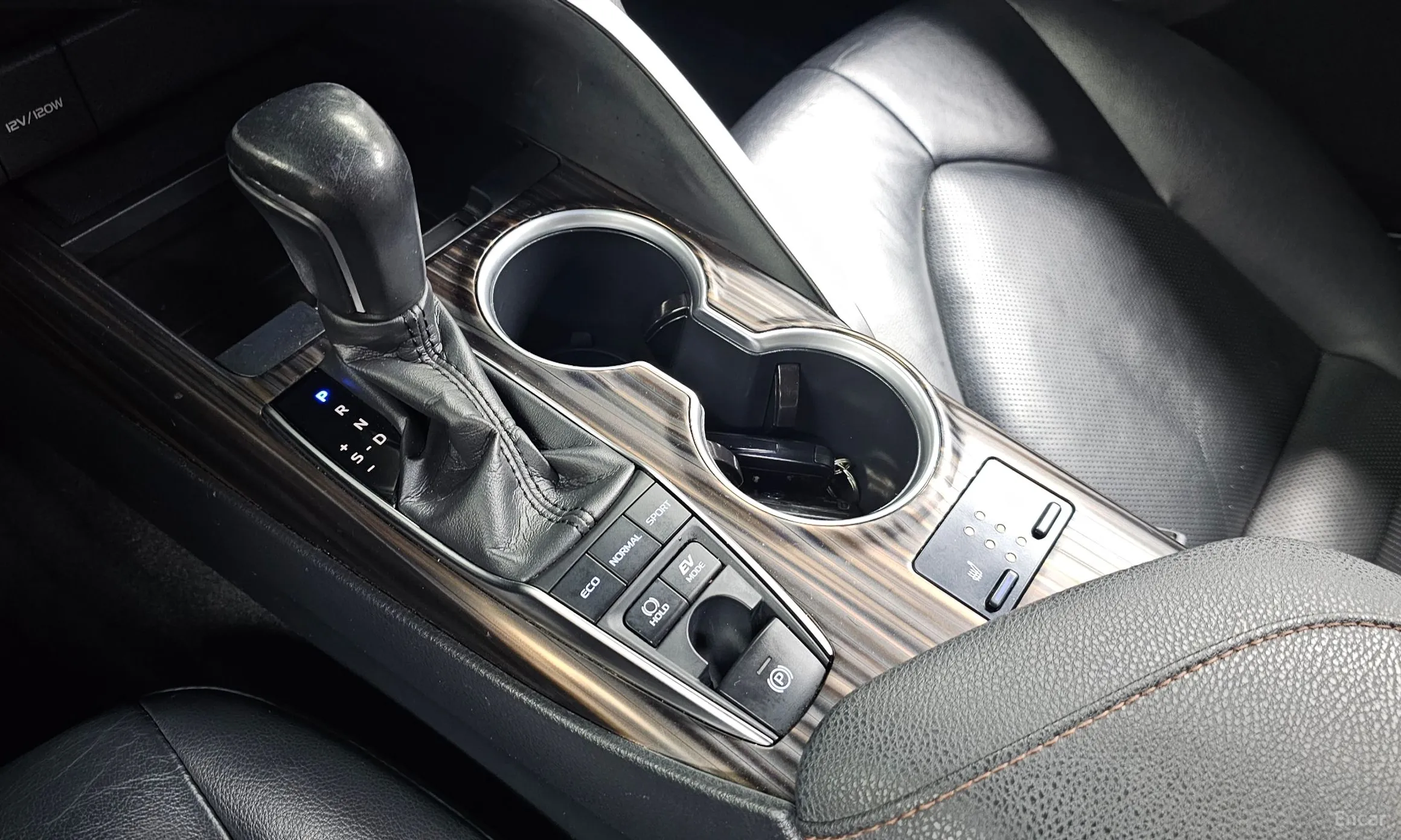 Toyota Camry (XV70) превью 9