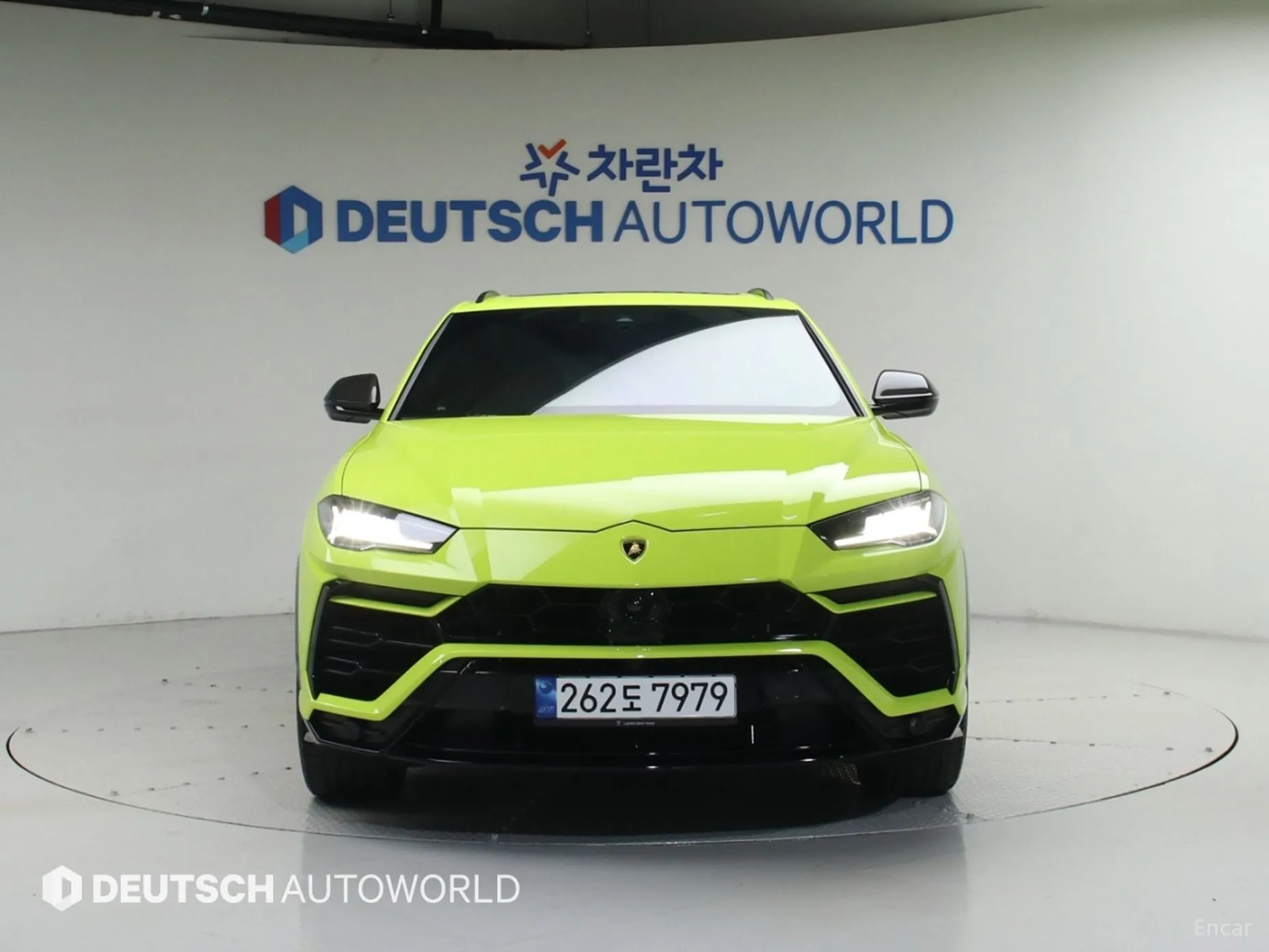 Lamborghini Urus превью 3