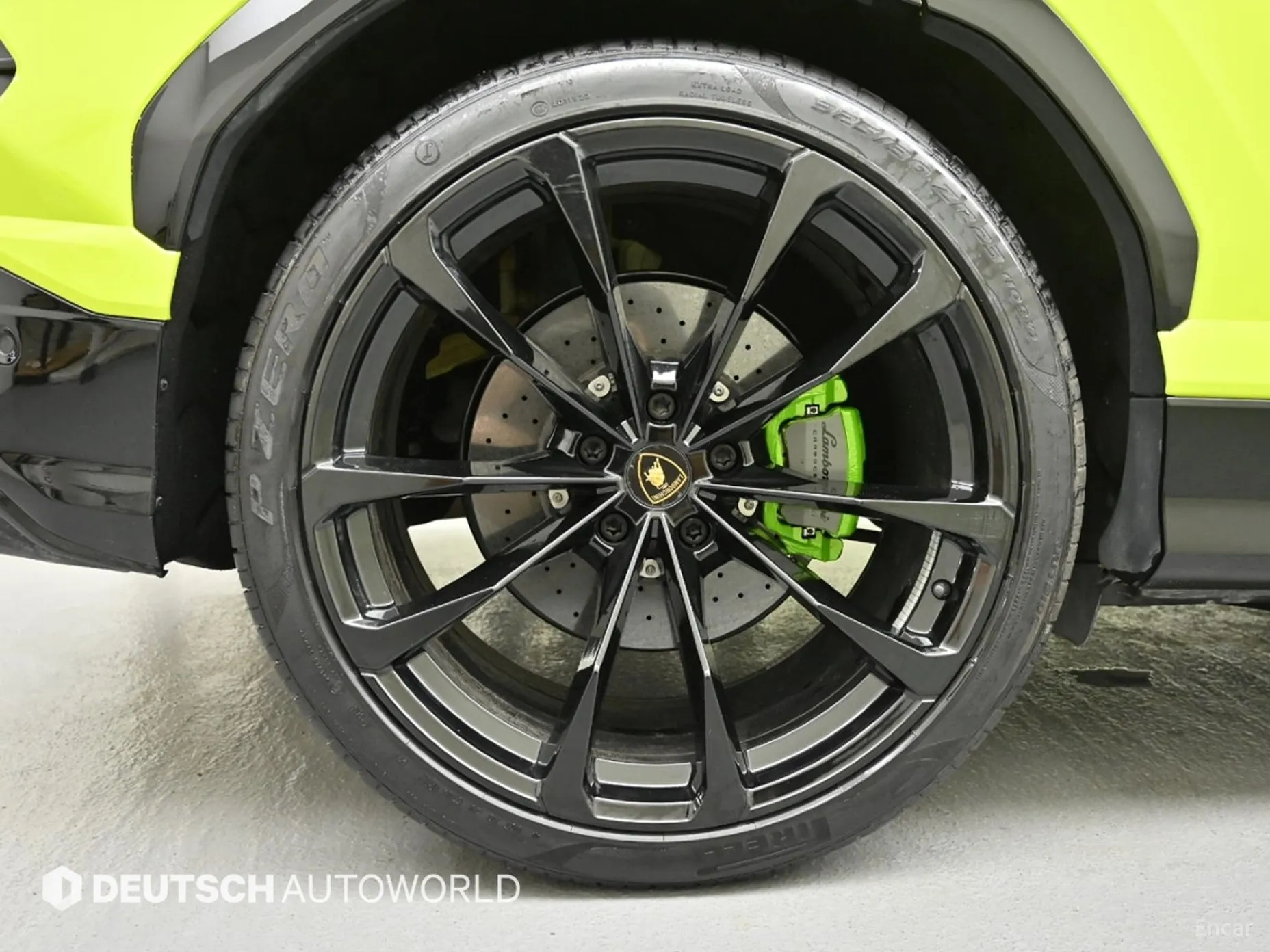 Lamborghini Urus превью 5