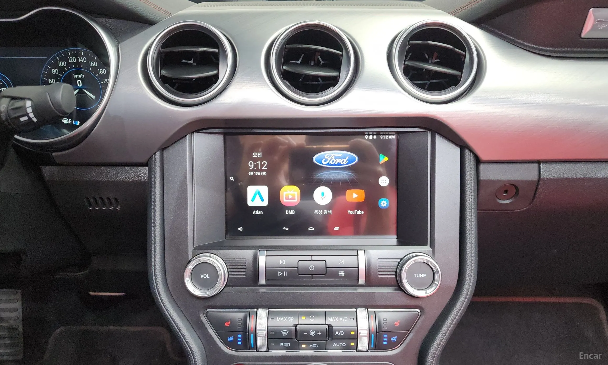 Ford Mustang превью 12