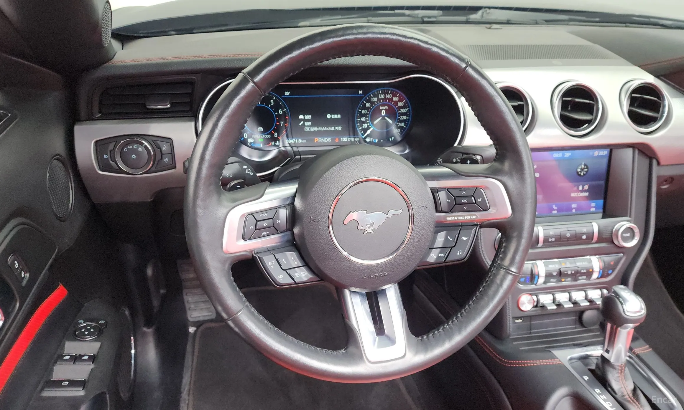 Ford Mustang превью 13