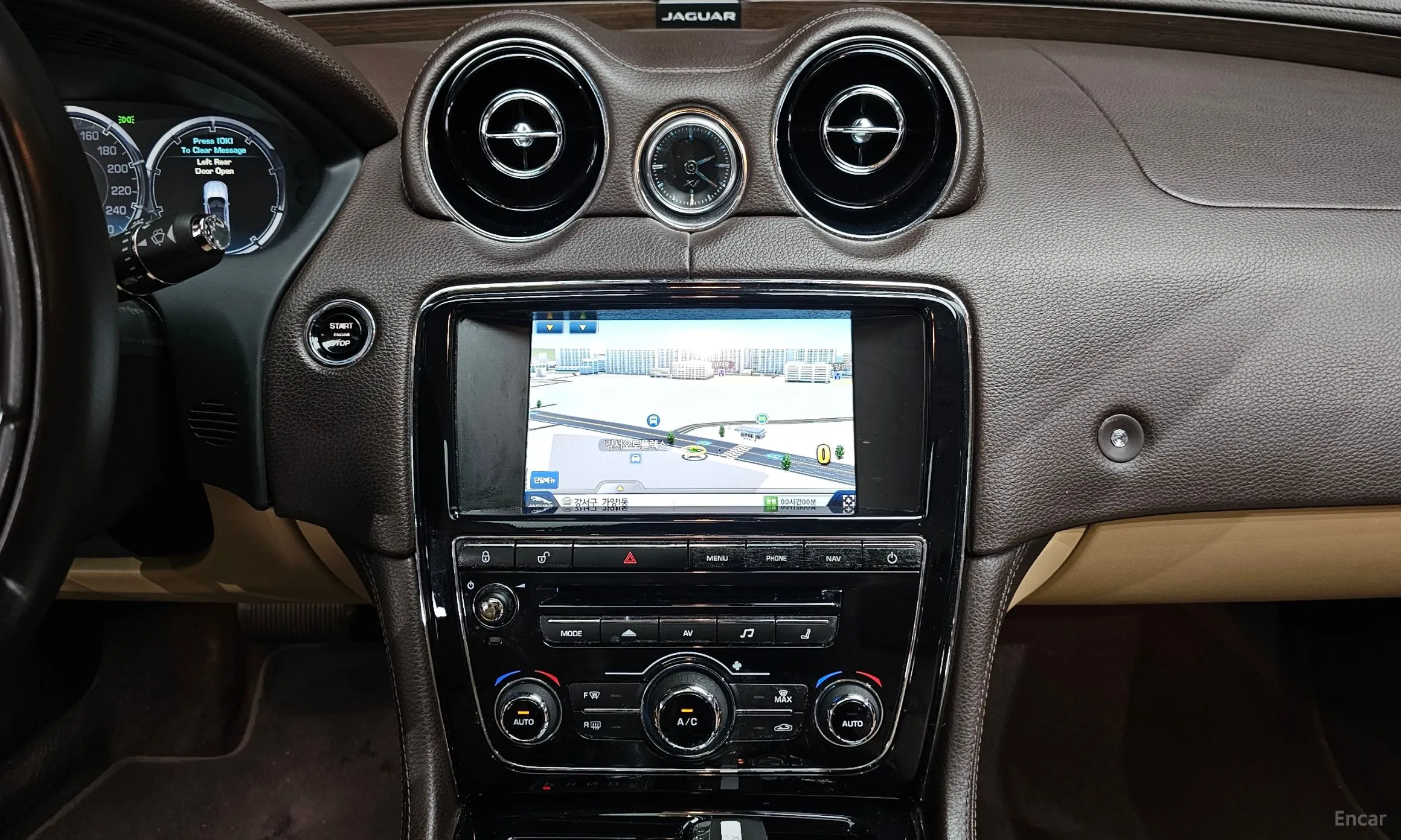 Jaguar All New XJ превью 14