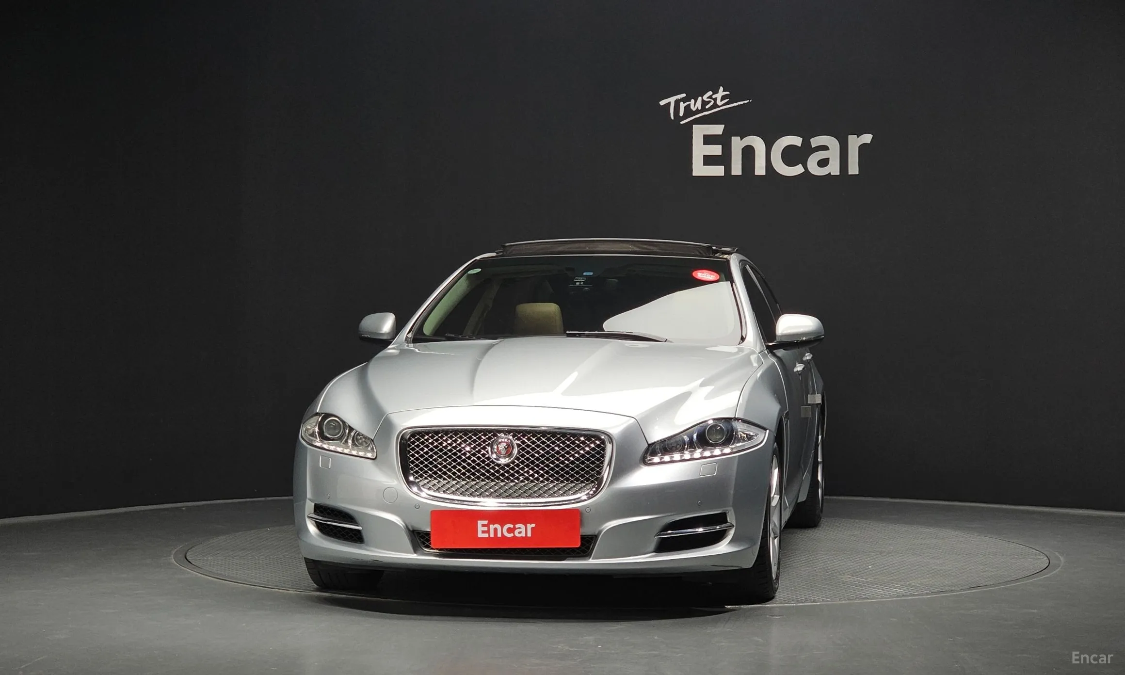 Jaguar All New XJ превью 3