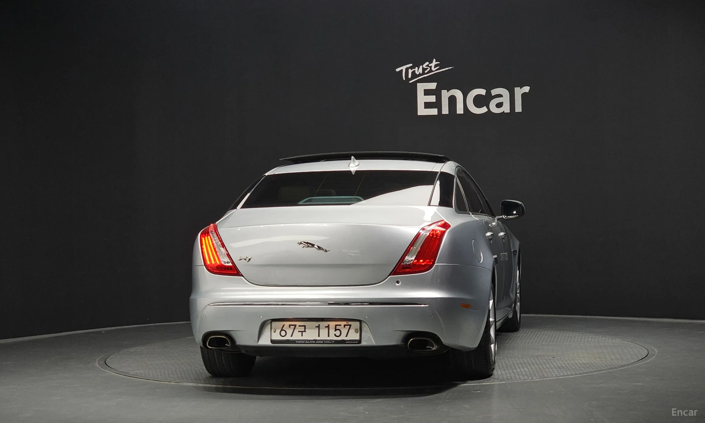 Jaguar All New XJ превью 4