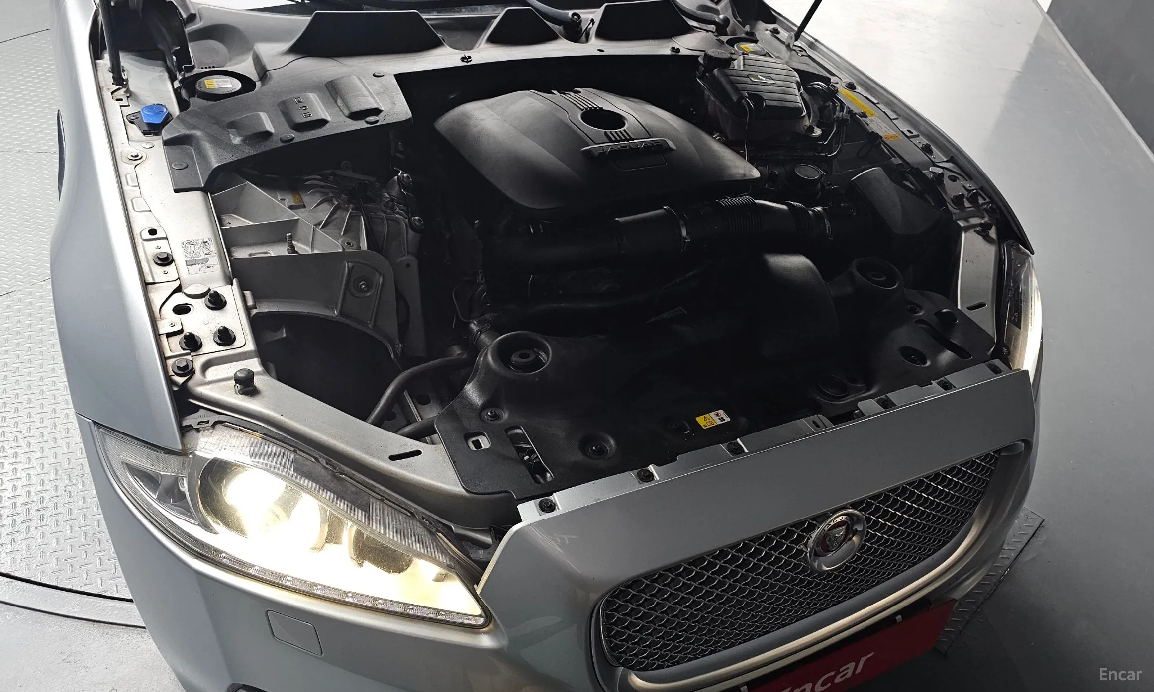 Jaguar All New XJ превью 6