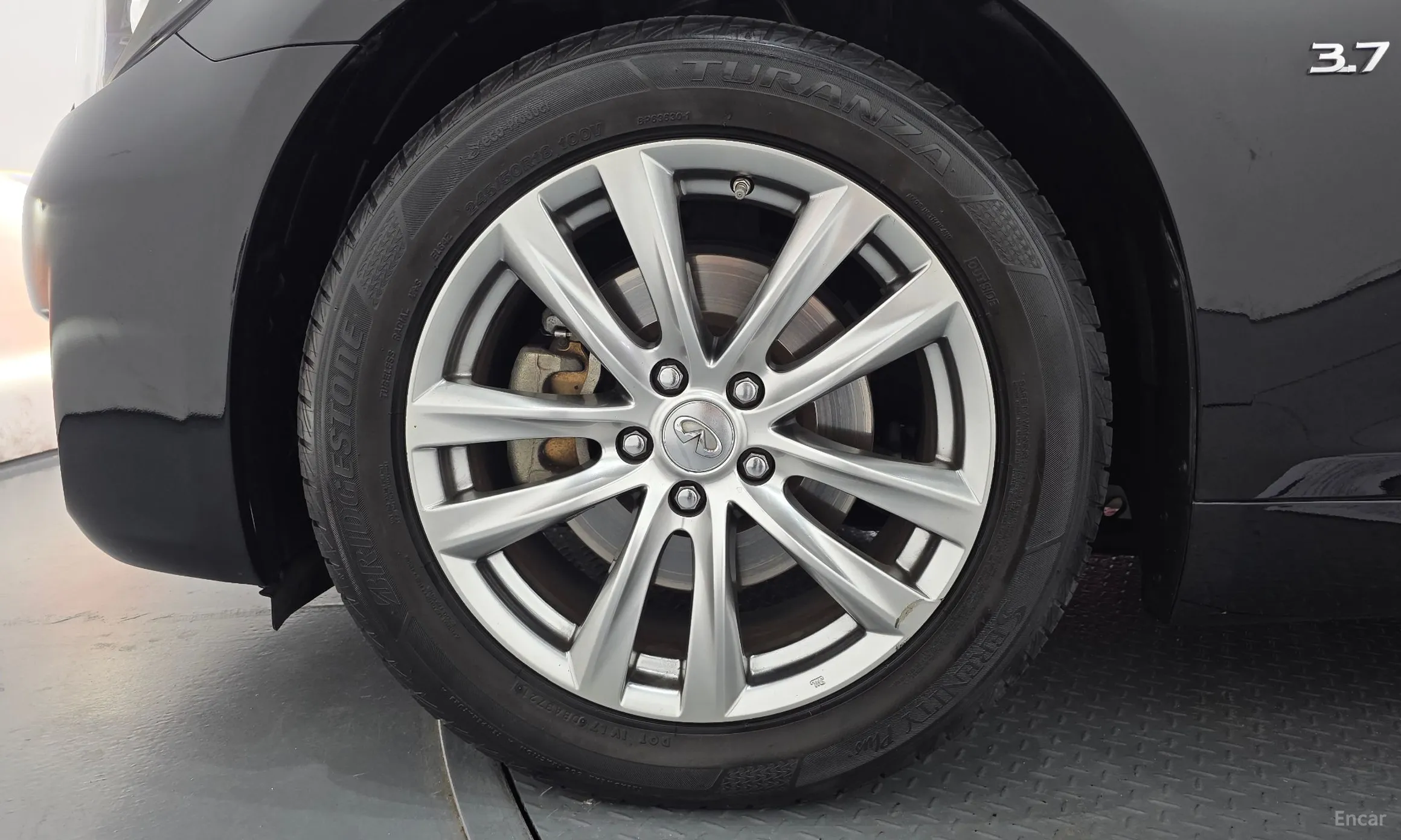 Infiniti Q70 превью 5