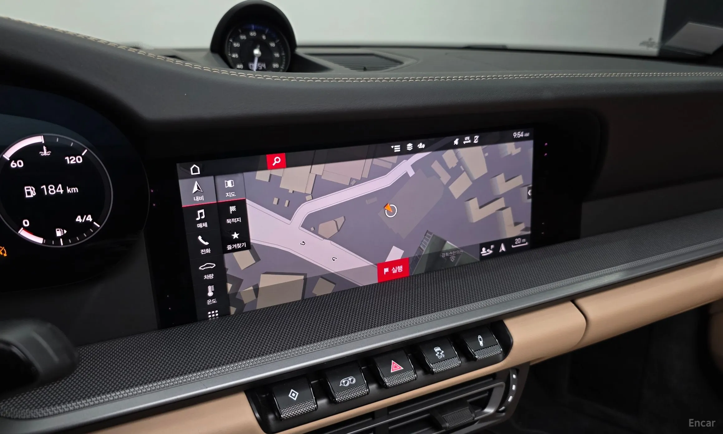 Porsche 911 (992) превью 14