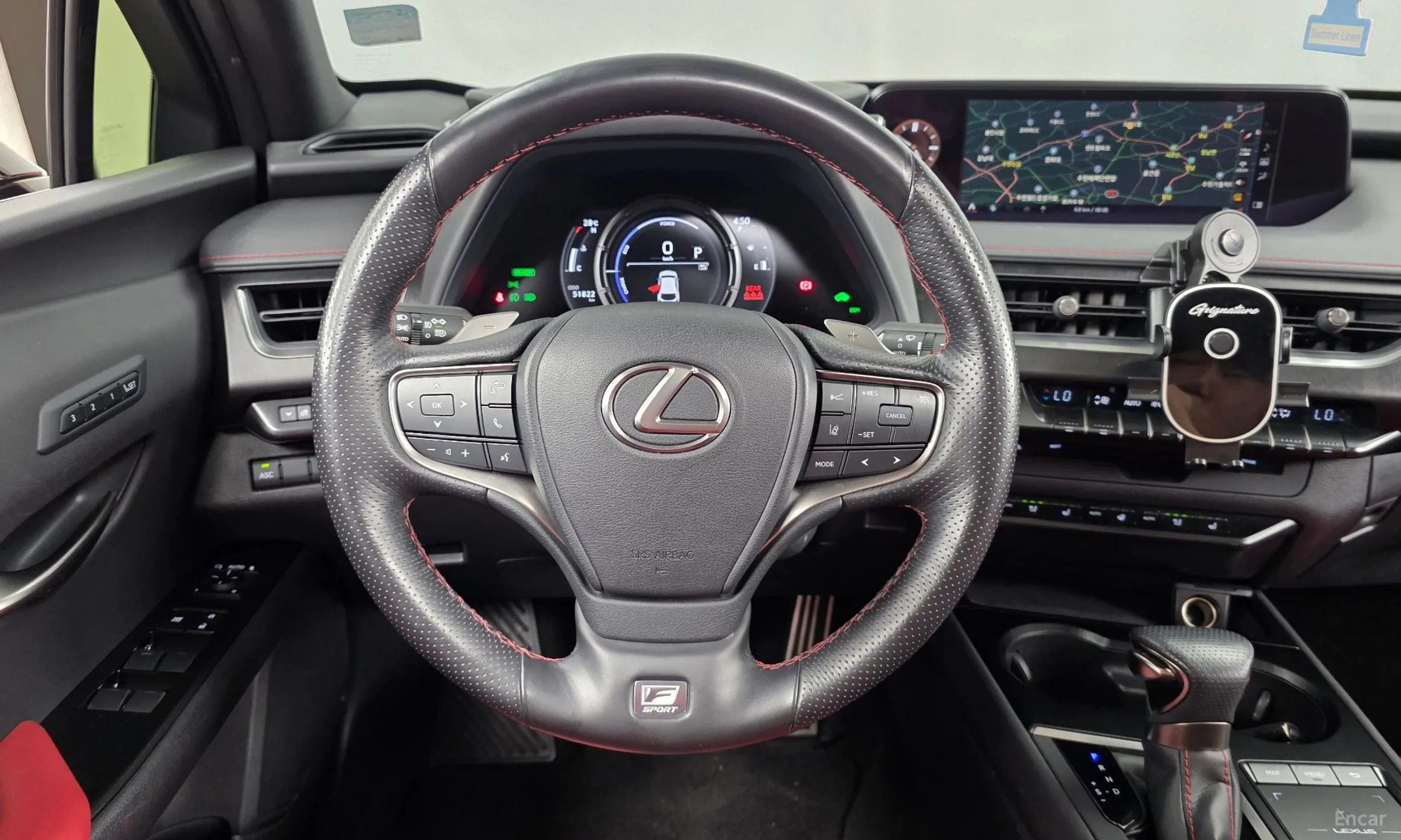 Lexus UX250h превью 13