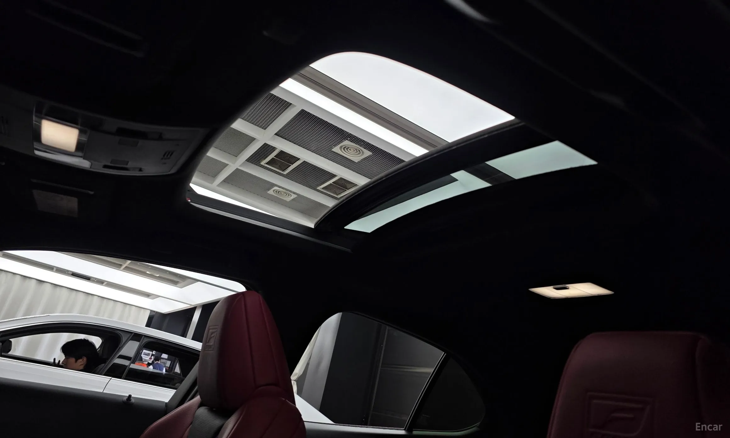 Lexus UX250h превью 19