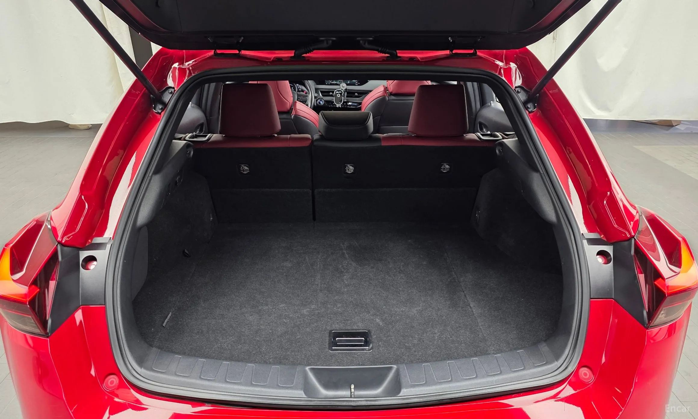 Lexus UX250h превью 20