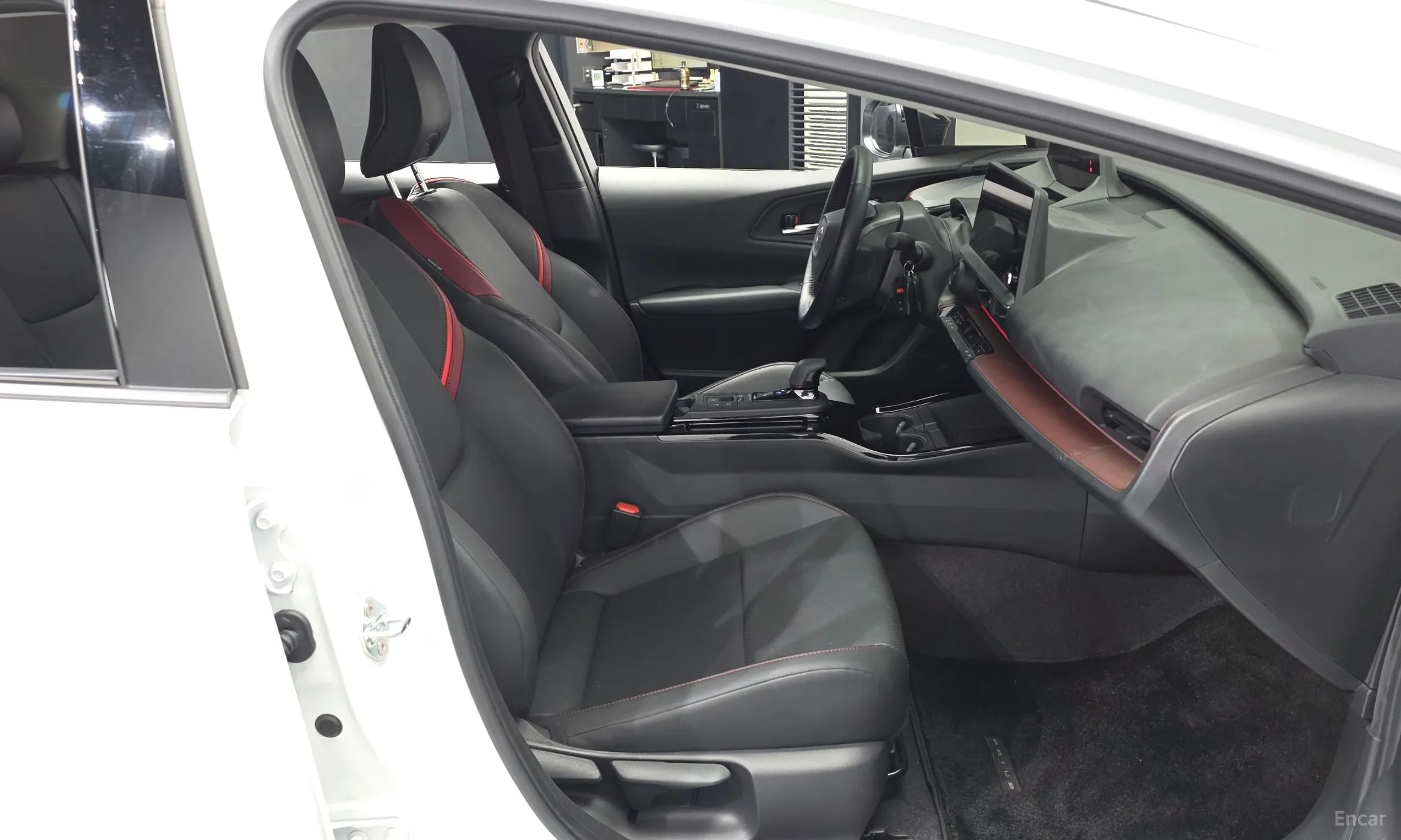 Toyota Prius 5th Generation превью 11