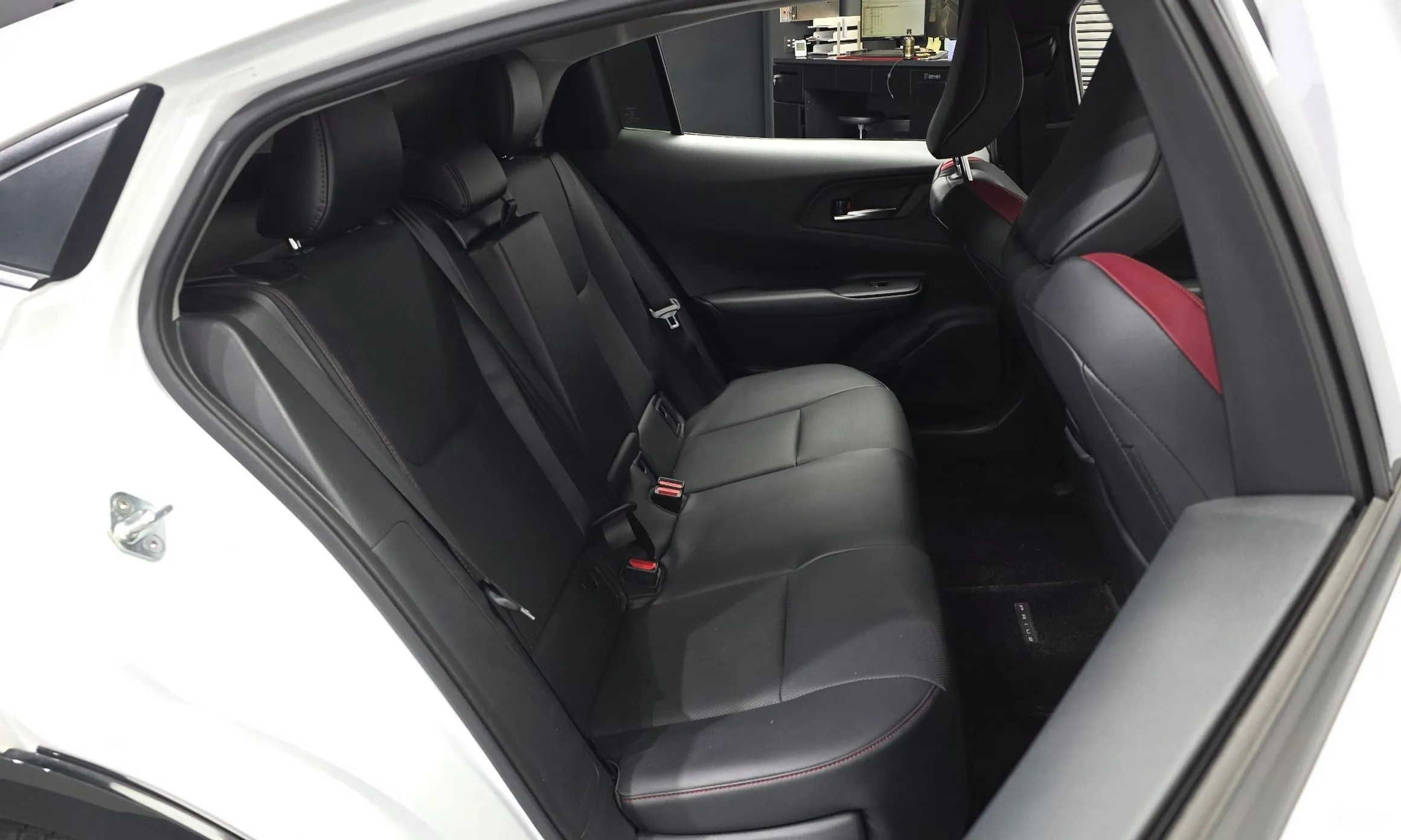 Toyota Prius 5th Generation превью 12