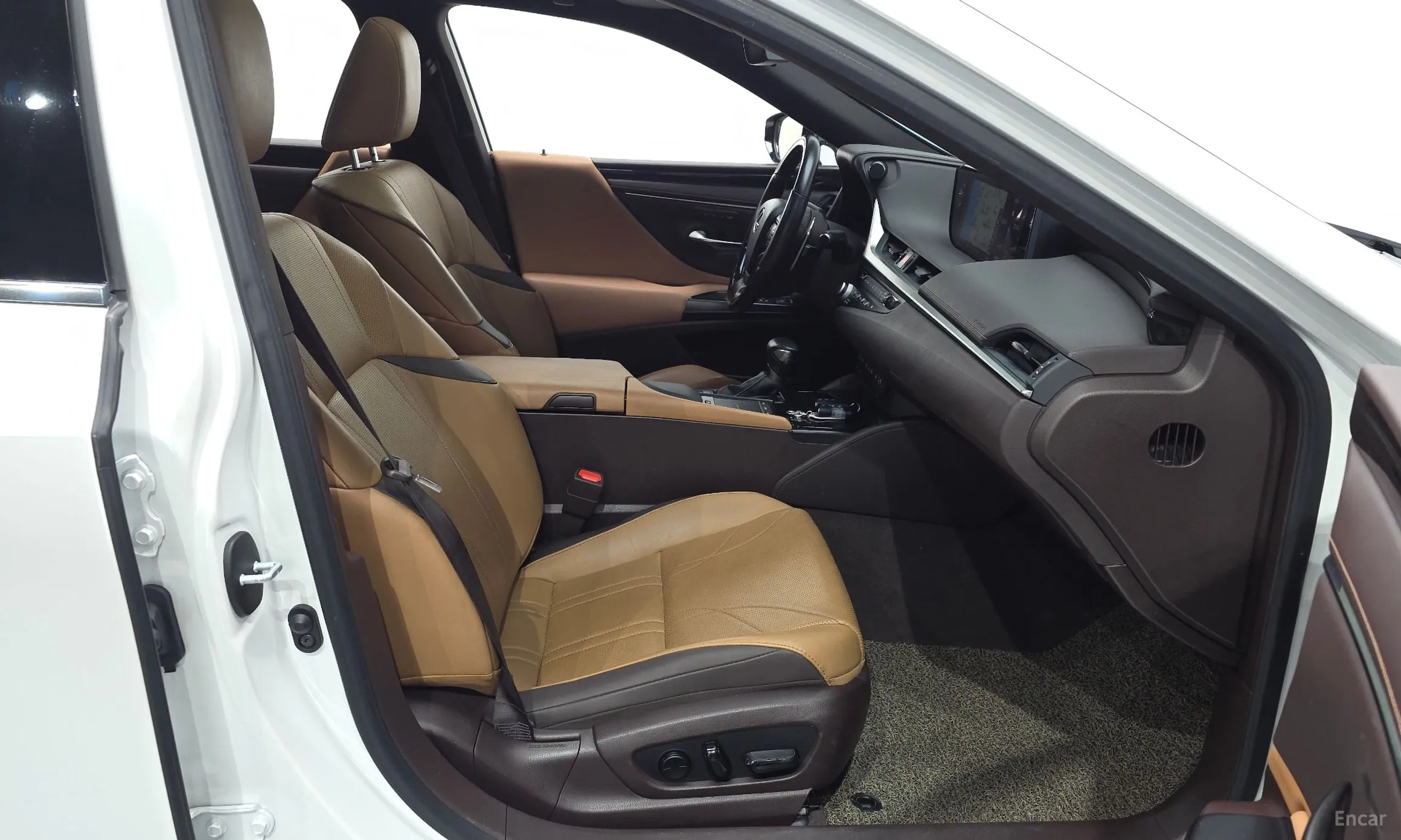 Lexus ES300h 7th Generation превью 12