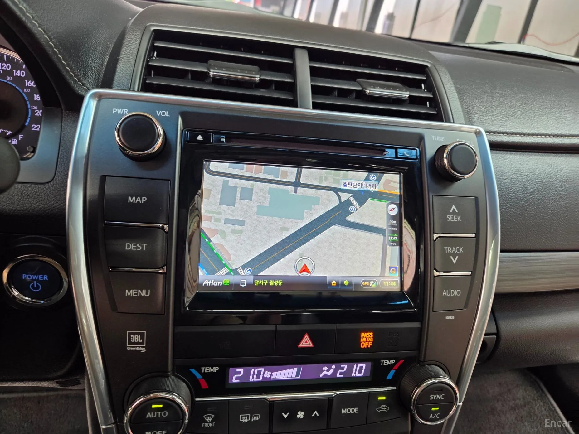 Toyota New Camry превью 18
