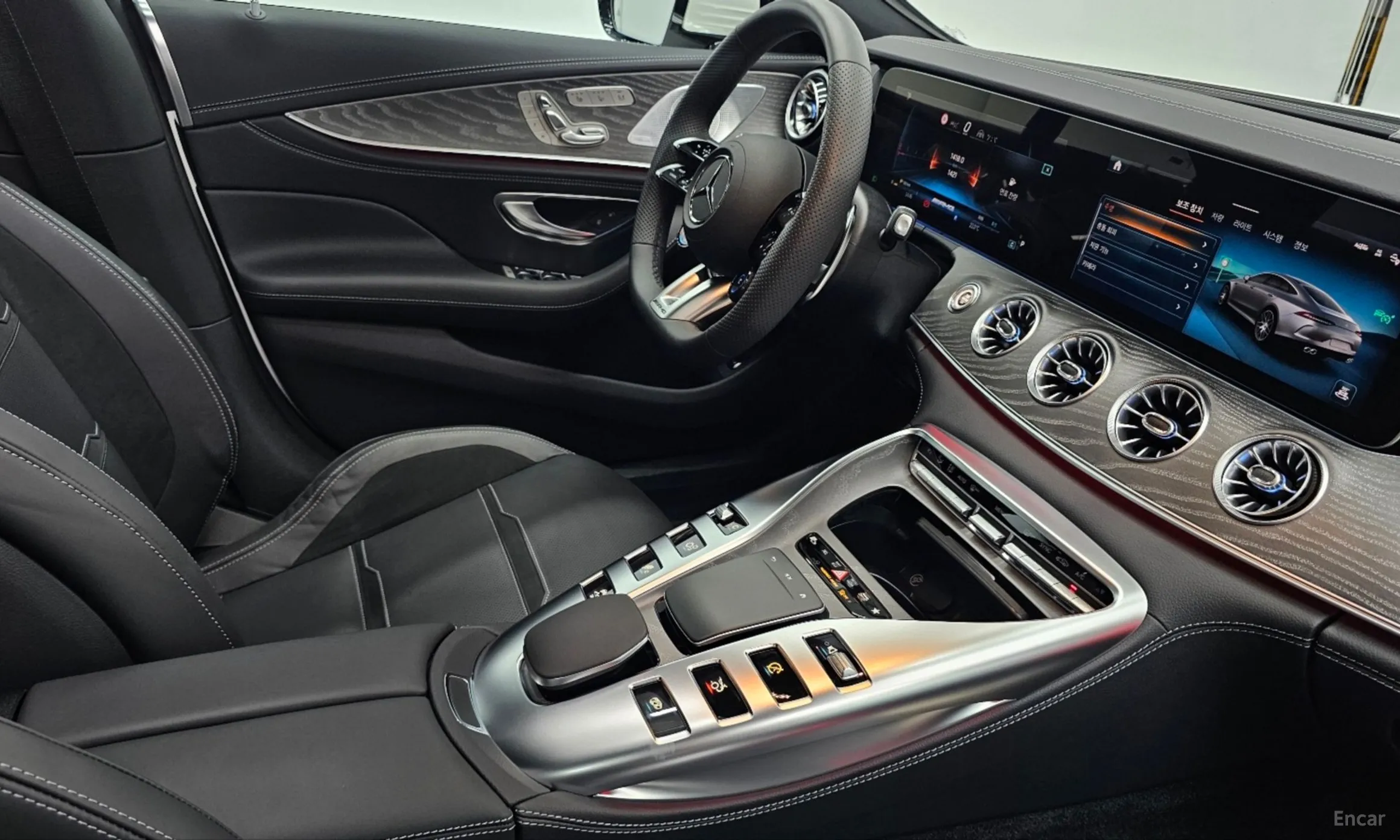 Mercedes Benz AMG GT превью 14