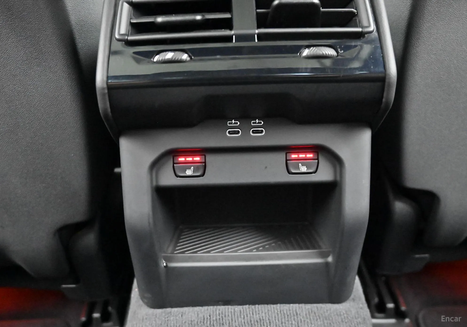 BMW 5 Series (G60) превью 16